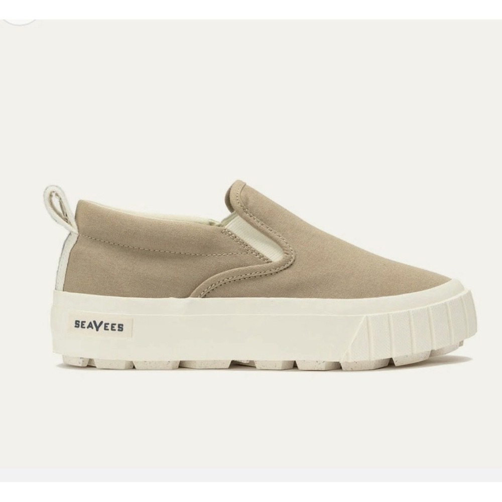 SeaVees Women's Fairfax Lug Slip On Shoes Size 5.5 Taupe